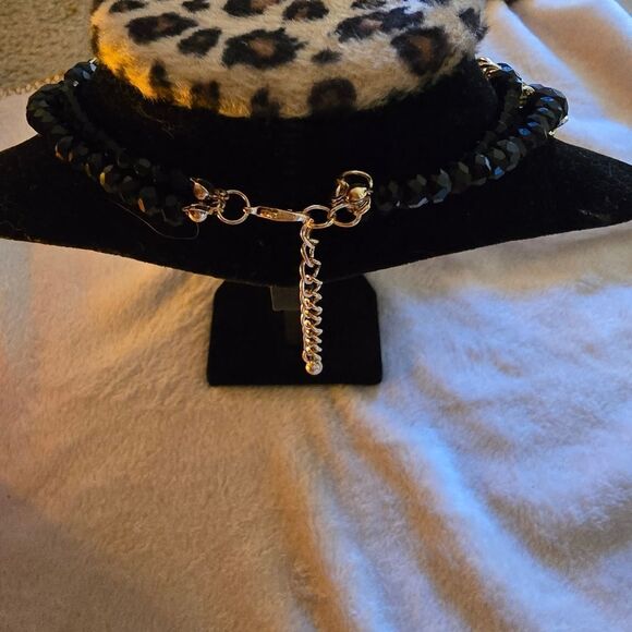 STATEMENT BLACK CHUNKY NECKLACE DONE IN GOLD - Picture 7 of 7